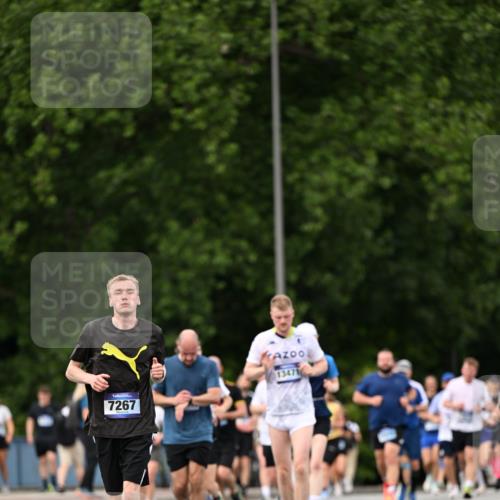 29.06.2025 - hella hamburg halbmarathon Dr. Thomas Lammeyer http://msf.ph/oto/8318177 29.06.2025 10:39:01 Kennedybrücke 2355, 2482, 2751, 2801, 3130, 3409, 3420, 4884, 5453, 6171, 6310, 6329, 6335, 6571, 7020, 7299, 8021, 8369, 8965, 9164, 9248, 9379, 10464, 10606 meine-sportfotos.de