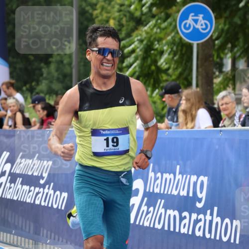 29.06.2025 - hella hamburg halbmarathon Strokosch-Dieckow http://msf.ph/oto/8318182 29.06.2025 10:05:19 Ziel 17, 19 meine-sportfotos.de