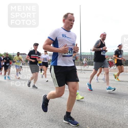 29.06.2025 - hella hamburg halbmarathon Lena Gebhardt http://msf.ph/oto/8318213 29.06.2025 10:22:35 Lombardsbrücke 13369, 3765, 10432, 16, 347, 20, 7249, 7097, 17593, 1003, 1029, 1187, 1419, 1598, 2009, 2022, 2063, 2294, 2351, 2479, 2514, 2766, 2886, 3003, 3050, 3108, 3172, 3430, 3457, 3458, 3511, 3600, 3601, 3910, 3946, 4113, 4114, 4131, 4366, 4556, 4559, 4829, 4969, 4970, 5079, 5223, 5343, 5629, 5798, 5838, 6030, 6048, 6049, 6303, 6307, 6347, 6820, 6826, 6899, 6977, 7097, 7188, 7190, 7276, 7529, 7794, 7925, 8355, 8511, 8855, 8884, 8931, 8954, 9256, 10826, 13921, 14525, 14801 meine-sportfotos.de