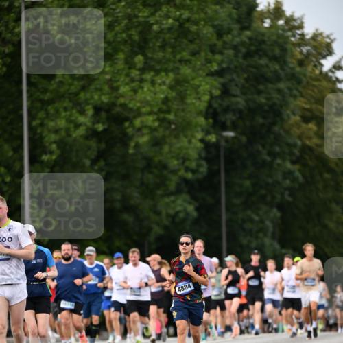 29.06.2025 - hella hamburg halbmarathon Dr. Thomas Lammeyer http://msf.ph/oto/8318215 29.06.2025 10:39:03 Kennedybrücke 1497, 2265, 2355, 2482, 2751, 2801, 3130, 3409, 3420, 4884, 5453, 6171, 6310, 6329, 6335, 6571, 7020, 7299, 8369, 8965, 9164, 9248, 10464, 10606 meine-sportfotos.de