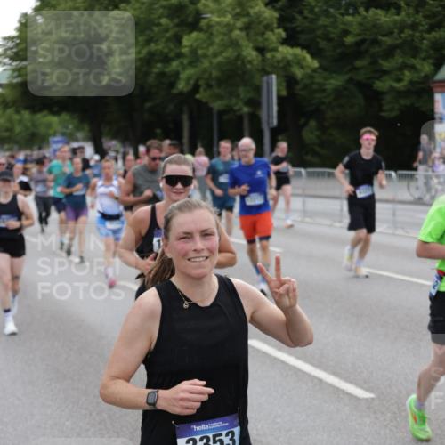 29.06.2025 - hella hamburg halbmarathon Jannik Wohlers http://msf.ph/oto/8318246 29.06.2025 10:39:04 Lombardsbrücke 1856, 1883, 2092, 2578, 2843, 3275, 3353, 3727, 4603, 4609, 4855, 4882, 5045, 5701, 6321, 6342, 6343, 6719, 6726, 6748, 7501, 7524, 7684, 8203, 8995, 9393, 9569, 9698, 9747, 9777, 10512, 10626, 10627, 10849, 10888, 11129, 11313, 11381, 11382, 11461, 11533, 11729, 12150, 12217, 12391, 12680, 13178, 13461, 13495, 13519, 14111, 14114, 14299, 14674, 14871, 15112, 15433, 15494, 15536, 16178, 16382, 16866, 16869, 16884, 17379, 17536, 17666 meine-sportfotos.de