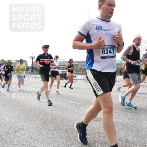 29.06.2025 - hella hamburg halbmarathon Lena Gebhardt http://msf.ph/oto/8318314 29.06.2025 10:22:35 Lombardsbrücke 10088, 13369, 3769, 6347, 7097, 1003, 1029, 1187, 1419, 1598, 2009, 2022, 2063, 2294, 2351, 2479, 2514, 2766, 2886, 3003, 3050, 3108, 3172, 3430, 3457, 3458, 3511, 3600, 3601, 3910, 3946, 4113, 4114, 4131, 4366, 4556, 4559, 4829, 4969, 4970, 5079, 5223, 5343, 5629, 5798, 5838, 6030, 6048, 6049, 6303, 6307, 6347, 6820, 6826, 6899, 6977, 7097, 7188, 7190, 7276, 7529, 7794, 7925, 8355, 8511, 8855, 8884, 8931, 8954, 9256, 10826, 13921, 14525, 14801 meine-sportfotos.de
