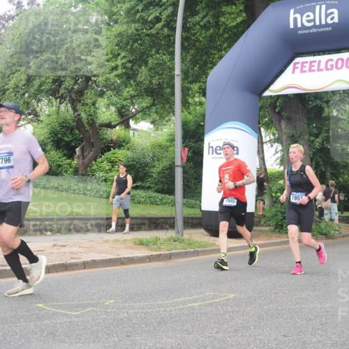 29.06.2025 - hella hamburg halbmarathon KatJ http://msf.ph/oto/8318318 29.06.2025 10:45:29 Zwischen KM18-KM19 1946, 1951, 2159, 4796, 7189 meine-sportfotos.de