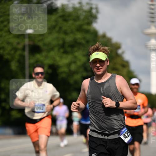 29.06.2025 - hella hamburg halbmarathon Dr. Thomas Lammeyer http://msf.ph/oto/8318359 29.06.2025 09:55:19 Kennedybrücke 1312, 1353, 1570, 1903, 1920, 2653, 2880, 3437, 3697, 4297, 4991, 4999, 5014, 5129, 5410, 5987, 6490, 6770, 7092, 7105, 7363, 7962, 8074, 8346, 8359, 8871, 8900, 9114, 9358, 9364, 9659, 10319, 10375, 10480, 10669, 11021, 11417 meine-sportfotos.de