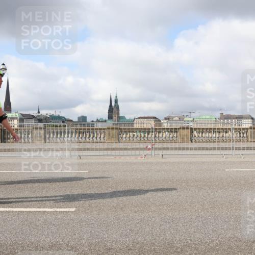 29.06.2025 - hella hamburg halbmarathon Lena Gebhardt http://msf.ph/oto/8318470 29.06.2025 09:07:40 Lombardsbrücke 215, 3 meine-sportfotos.de