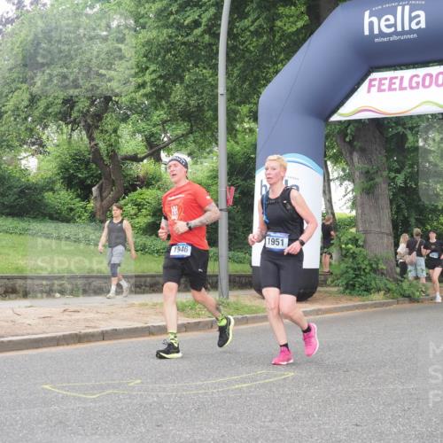 29.06.2025 - hella hamburg halbmarathon KatJ http://msf.ph/oto/8318545 29.06.2025 10:45:30 Zwischen KM18-KM19 1946, 1951, 2159, 4796, 7138 meine-sportfotos.de