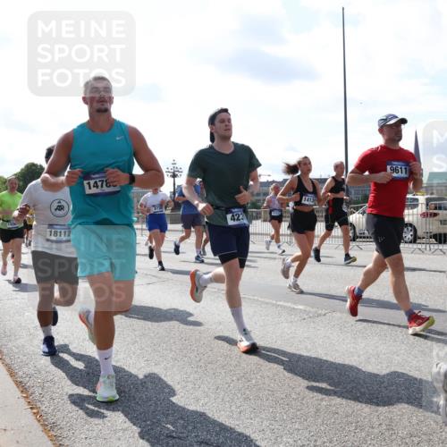 29.06.2025 - hella hamburg halbmarathon Lena Gebhardt http://msf.ph/oto/8318553 29.06.2025 10:00:03 Lombardsbrücke 1917, 1509, 18112, 1478, 8730, 423, 14139, 9611, 1125, 1006, 1125, 1180, 1239, 1264, 1334, 1526, 1834, 1914, 1955, 2099, 2159, 2348, 2364, 2391, 2432, 2447, 2582, 2584, 2676, 2677, 2730, 2910, 3177, 3181, 3279, 3668, 3836, 3861, 3898, 4013, 4231, 4426, 4632, 4772, 4796, 4837, 5015, 5134, 5272, 5277, 5341, 5728, 6082, 6084, 6104, 6174, 6201, 6202, 6260, 6462, 6581, 6587, 8330, 9142, 9907, 9984, 10031, 11039, 11568, 11844 meine-sportfotos.de