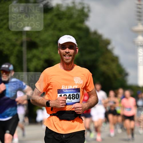 29.06.2025 - hella hamburg halbmarathon Dr. Thomas Lammeyer http://msf.ph/oto/8318557 29.06.2025 09:55:22 Kennedybrücke 1312, 1353, 1570, 1903, 1920, 2653, 2880, 3437, 3697, 4297, 4991, 4999, 5014, 5129, 5987, 6490, 6770, 7092, 7105, 7363, 7962, 8074, 8346, 8359, 8871, 8900, 9114, 9358, 9364, 9659, 10319, 10375, 10480, 10669, 10978, 11021, 11417 meine-sportfotos.de