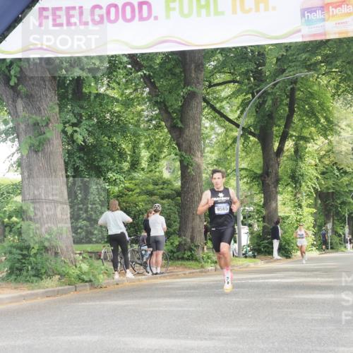 29.06.2025 - hella hamburg halbmarathon KatJ http://msf.ph/oto/8318574 29.06.2025 10:16:07 Zwischen KM18-KM19  meine-sportfotos.de