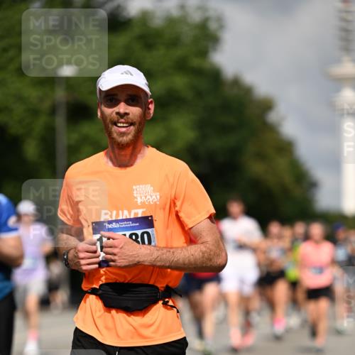 29.06.2025 - hella hamburg halbmarathon Dr. Thomas Lammeyer http://msf.ph/oto/8318592 29.06.2025 09:55:23 Kennedybrücke 1312, 1353, 1570, 1763, 1903, 1920, 2653, 2880, 3437, 3697, 4297, 4991, 4999, 5014, 5129, 5987, 6490, 6770, 7092, 7105, 7363, 7962, 8074, 8346, 8359, 8871, 8900, 9114, 9358, 9364, 9659, 10319, 10375, 10480, 10669, 10978, 11021, 11417 meine-sportfotos.de