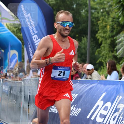 29.06.2025 - hella hamburg halbmarathon Strokosch-Dieckow http://msf.ph/oto/8318604 29.06.2025 10:05:10 Ziel 19, 21, 20052, 20518 meine-sportfotos.de