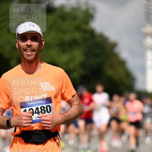 29.06.2025 - hella hamburg halbmarathon Dr. Thomas Lammeyer http://msf.ph/oto/8318609 29.06.2025 09:55:23 Kennedybrücke 1312, 1353, 1570, 1763, 1903, 1920, 2653, 2880, 3437, 3697, 4297, 4991, 4999, 5014, 5129, 5987, 6490, 6770, 7092, 7105, 7363, 7962, 8074, 8346, 8359, 8871, 8900, 9114, 9358, 9364, 9659, 10319, 10375, 10480, 10669, 10978, 11021, 11417 meine-sportfotos.de
