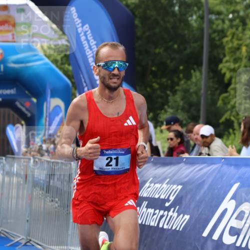 29.06.2025 - hella hamburg halbmarathon Strokosch-Dieckow http://msf.ph/oto/8318652 29.06.2025 10:05:09 Ziel 19, 21, 20052, 20518 meine-sportfotos.de