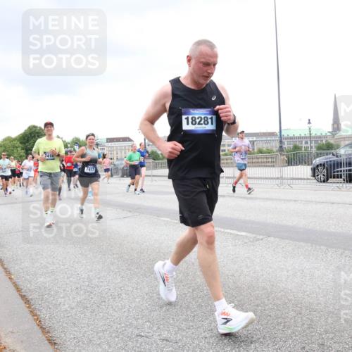 29.06.2025 - hella hamburg halbmarathon Lena Gebhardt http://msf.ph/oto/8318660 29.06.2025 10:57:04 Lombardsbrücke 7416, 7417, 18281, 1207, 2041, 2370, 2871, 2887, 2932, 2991, 3195, 3348, 3387, 3418, 3470, 3485, 3516, 3517, 3614, 3723, 3851, 4086, 4094, 4106, 4118, 4241, 4485, 4568, 4569, 4611, 4998, 5057, 5316, 5589, 5639, 5911, 5944, 6053, 6284, 6348, 6349, 6832, 6981, 7381, 7416, 7417, 7592, 7787, 7964, 8039, 8150, 8197, 8224, 8546, 8552, 8679, 8851, 8853, 8939, 8943, 9110, 9172, 9210, 9298, 9299, 9910, 10571 meine-sportfotos.de