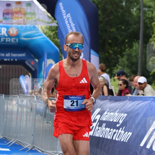 29.06.2025 - hella hamburg halbmarathon Strokosch-Dieckow http://msf.ph/oto/8318691 29.06.2025 10:05:09 Ziel 19, 21, 20052, 20518 meine-sportfotos.de