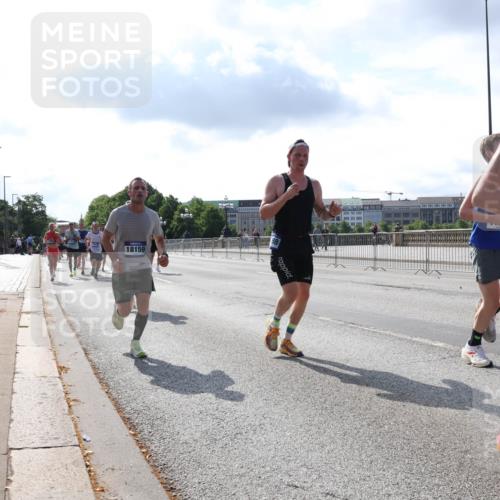 29.06.2025 - hella hamburg halbmarathon Lena Gebhardt http://msf.ph/oto/8318741 29.06.2025 09:47:48 Lombardsbrücke 18159, 98, 392, 1002, 1164, 1217, 1562, 1910, 2121, 2196, 2228, 2296, 2404, 2774, 2851, 3783, 4246, 4602, 5092, 5923, 5961, 6990, 7972, 8084, 8362, 8366, 8395, 8901, 9171, 9178, 9944, 10384, 10900, 10968, 11019, 11559, 11745, 11806, 12137, 12290, 12462, 12704, 12751, 12865, 13029, 13419, 13514, 13798, 13854, 14387, 14459, 14601, 14934, 14952, 15261, 15415, 15965, 16123, 16964, 17154, 18419 meine-sportfotos.de
