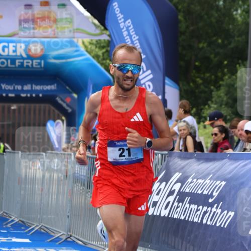 29.06.2025 - hella hamburg halbmarathon Strokosch-Dieckow http://msf.ph/oto/8318750 29.06.2025 10:05:09 Ziel 19, 21, 20052, 20518 meine-sportfotos.de
