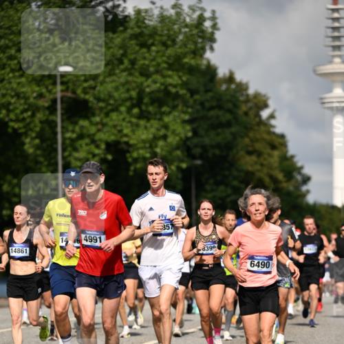 29.06.2025 - hella hamburg halbmarathon Dr. Thomas Lammeyer http://msf.ph/oto/8318795 29.06.2025 09:55:25 Kennedybrücke 1312, 1353, 1569, 1570, 1763, 1903, 1920, 2653, 2880, 3437, 3697, 4297, 4991, 4999, 5014, 5047, 5129, 5987, 6490, 6770, 7092, 7105, 7363, 7962, 8074, 8346, 8359, 8900, 9114, 9358, 9364, 9659, 10319, 10480, 10669, 10978, 11021, 11417 meine-sportfotos.de