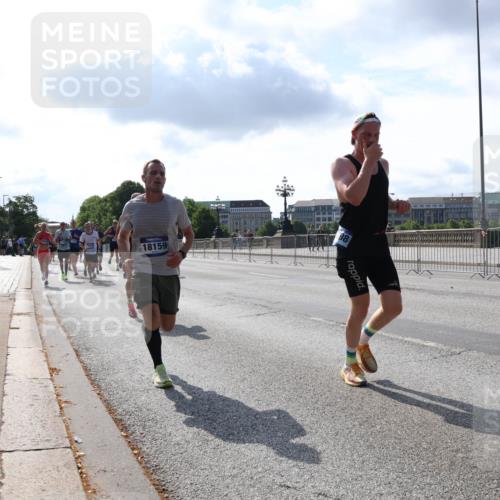 29.06.2025 - hella hamburg halbmarathon Lena Gebhardt http://msf.ph/oto/8318801 29.06.2025 09:47:49 Lombardsbrücke 18159, 98, 1002, 1164, 1217, 1562, 2121, 2196, 2228, 2296, 2404, 2714, 2851, 3783, 4246, 4602, 5092, 5923, 5961, 6990, 8084, 8362, 8395, 8901, 9171, 9178, 9944, 10384, 10900, 10968, 11019, 11559, 11745, 11806, 12137, 12290, 12462, 12704, 12751, 12865, 13029, 13419, 13514, 13798, 13854, 14387, 14459, 14601, 14934, 14952, 15015, 15261, 15415, 15701, 15965, 16123, 16158, 16964, 17154, 18419 meine-sportfotos.de