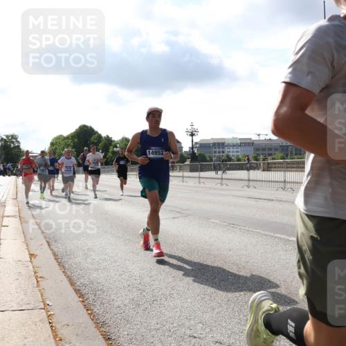 29.06.2025 - hella hamburg halbmarathon Lena Gebhardt http://msf.ph/oto/8318874 29.06.2025 09:47:50 Lombardsbrücke 14952, 18150, 1164, 1217, 1562, 2121, 2196, 2296, 2404, 2714, 2851, 3783, 4246, 4602, 5092, 5923, 5961, 6990, 8084, 8362, 8395, 8901, 9171, 9178, 9944, 10384, 10900, 10968, 11019, 11202, 11227, 11559, 11745, 11806, 12137, 12290, 12462, 12704, 12751, 12865, 13029, 13419, 13514, 13798, 13854, 14387, 14459, 14601, 14934, 14952, 15015, 15261, 15415, 15701, 15965, 16123, 16158, 16964, 17154, 18419 meine-sportfotos.de