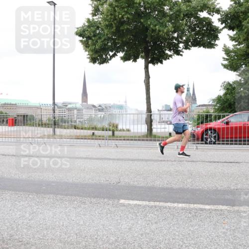 29.06.2025 - hella hamburg halbmarathon Lena Gebhardt http://msf.ph/oto/8318887 29.06.2025 10:57:08 Lombardsbrücke 1207, 2041, 2370, 2871, 2932, 3195, 3348, 3387, 3388, 3418, 3470, 3485, 3516, 3517, 3723, 3851, 4086, 4094, 4106, 4118, 4180, 4241, 4485, 4568, 4569, 4611, 4998, 5057, 5316, 5589, 5639, 5738, 5911, 5944, 6053, 6284, 6348, 6349, 6832, 6981, 7381, 7416, 7417, 7592, 7728, 7787, 7964, 8039, 8150, 8197, 8224, 8287, 8540, 8546, 8552, 8679, 8851, 8853, 9110, 9172, 9210, 9298, 9299 meine-sportfotos.de