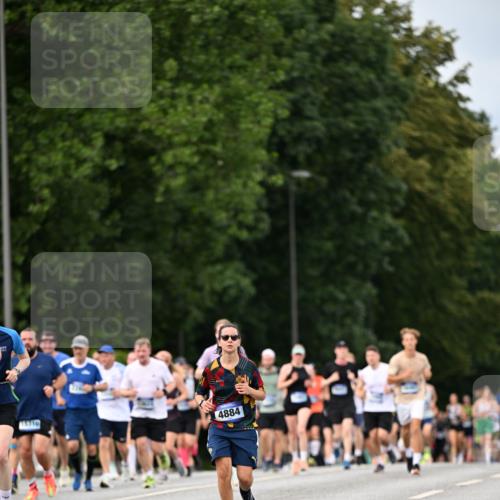 29.06.2025 - hella hamburg halbmarathon Dr. Thomas Lammeyer http://msf.ph/oto/8318933 29.06.2025 10:39:03 Kennedybrücke 1497, 2265, 2355, 2482, 2751, 2801, 3130, 3409, 3420, 4884, 5453, 6171, 6310, 6329, 6335, 6571, 7020, 7299, 8369, 8965, 9164, 9248, 10464, 10606 meine-sportfotos.de