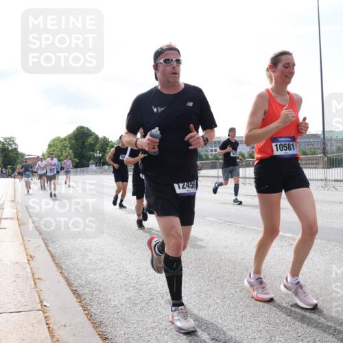 29.06.2025 - hella hamburg halbmarathon Lena Gebhardt http://msf.ph/oto/8318985 29.06.2025 10:12:42 Lombardsbrücke 12456, 10581, 1020, 1051, 1249, 1610, 1785, 1850, 1851, 1939, 2531, 2661, 2891, 2942, 2963, 2964, 3182, 3248, 3262, 3746, 4453, 4499, 4532, 4554, 5150, 5166, 5176, 5597, 5598, 6207, 6822, 6871, 6966, 7014, 7907, 8917, 8971, 9254, 9405, 10067, 10402, 10581, 10685, 11025, 11509, 11720, 12456, 13566, 13816, 14404, 14540, 14863, 14868, 14869, 15012, 15369, 15531, 16323, 16379, 16473, 16826, 16911, 17061, 17994, 18178, 18493, 18530 meine-sportfotos.de