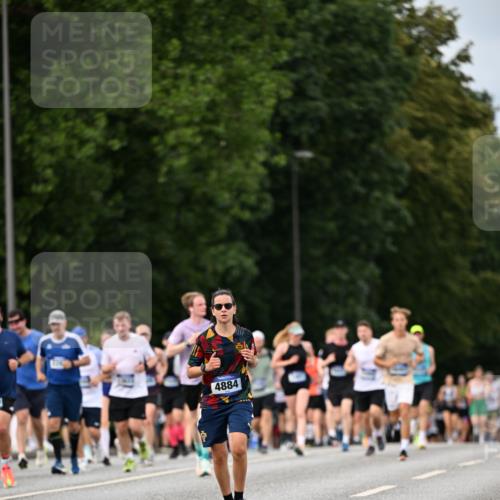 29.06.2025 - hella hamburg halbmarathon Dr. Thomas Lammeyer http://msf.ph/oto/8318991 29.06.2025 10:39:04 Kennedybrücke 1417, 1497, 2265, 2355, 2482, 2751, 2801, 3130, 3409, 3420, 4884, 5453, 6171, 6310, 6329, 6335, 6571, 7020, 7299, 8369, 8965, 9164, 9248, 10335, 10464, 10606 meine-sportfotos.de
