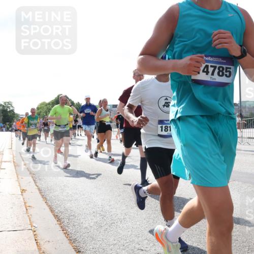 29.06.2025 - hella hamburg halbmarathon Lena Gebhardt http://msf.ph/oto/8319010 29.06.2025 10:00:04 Lombardsbrücke 19178, 15097, 5341, 181, 4785, 1006, 1019, 1125, 1180, 1239, 1264, 1526, 1834, 1914, 1955, 2027, 2086, 2099, 2159, 2348, 2364, 2391, 2432, 2447, 2582, 2584, 2606, 2652, 2676, 2677, 2730, 2910, 3177, 3181, 3279, 3668, 3836, 3861, 3898, 4013, 4231, 4426, 4632, 4772, 4796, 4837, 5015, 5134, 5272, 5277, 5341, 5728, 6082, 6084, 6104, 6174, 6201, 6202, 6260, 6462, 6470, 6581, 6587, 8330, 9142, 9984, 10031, 11039, 11568, 11844 meine-sportfotos.de