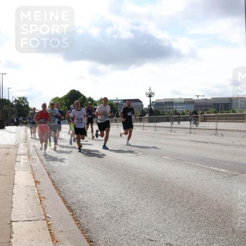 29.06.2025 - hella hamburg halbmarathon Lena Gebhardt http://msf.ph/oto/8319213 29.06.2025 09:47:51 Lombardsbrücke 18216, 1164, 1217, 1562, 2196, 2296, 2404, 2714, 2851, 3783, 4602, 5091, 5092, 5923, 5961, 6990, 8084, 8362, 8395, 8901, 9171, 9178, 9944, 10384, 10900, 10968, 11019, 11202, 11227, 11559, 11745, 11806, 12137, 12290, 12462, 12704, 12751, 12865, 13029, 13419, 13514, 13798, 13854, 14387, 14459, 14601, 14934, 14952, 15015, 15261, 15415, 15701, 15965, 16123, 16158, 16964, 17154, 18419 meine-sportfotos.de