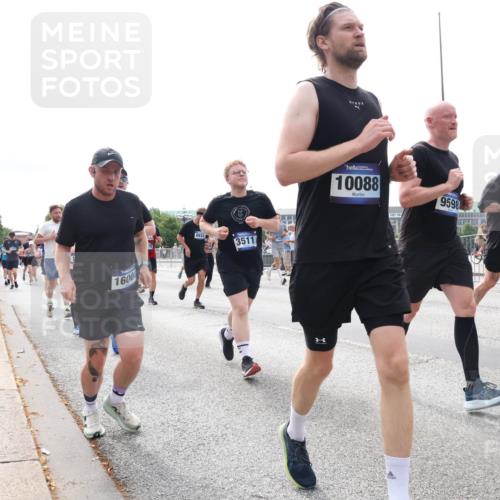 29.06.2025 - hella hamburg halbmarathon Lena Gebhardt http://msf.ph/oto/8319254 29.06.2025 10:22:39 Lombardsbrücke 1600, 8931, 3511, 10088, 9598, 13472, 1029, 1187, 1419, 1598, 2022, 2294, 2351, 2479, 2766, 2886, 3003, 3108, 3430, 3457, 3511, 3600, 3601, 3910, 3946, 4113, 4114, 4131, 4556, 4559, 4829, 4969, 4970, 5079, 5223, 5343, 5629, 5798, 5838, 6030, 6048, 6049, 6303, 6307, 6347, 6820, 6826, 6899, 6977, 7097, 7188, 7190, 7266, 7276, 7529, 7794, 7925, 8355, 8511, 8855, 8884, 8931, 9256, 10826, 12190, 13921, 14525, 14801 meine-sportfotos.de