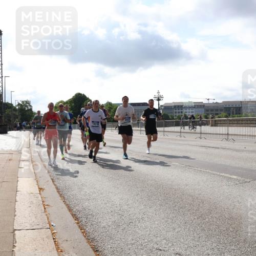 29.06.2025 - hella hamburg halbmarathon Lena Gebhardt http://msf.ph/oto/8319277 29.06.2025 09:47:51 Lombardsbrücke 15965, 18216, 4602, 1164, 1217, 1562, 2196, 2296, 2404, 2714, 2851, 3783, 4602, 5091, 5092, 5923, 5961, 6990, 8084, 8362, 8395, 8901, 9171, 9178, 9944, 10384, 10900, 10968, 11019, 11202, 11227, 11559, 11745, 11806, 12137, 12290, 12462, 12704, 12751, 12865, 13029, 13419, 13514, 13798, 13854, 14387, 14459, 14601, 14934, 14952, 15015, 15261, 15415, 15701, 15965, 16123, 16158, 16964, 17154, 18419 meine-sportfotos.de