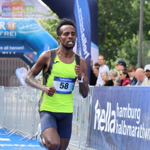 29.06.2025 - hella hamburg halbmarathon Strokosch-Dieckow http://msf.ph/oto/8319291 29.06.2025 10:04:32 Ziel 58, 59 meine-sportfotos.de
