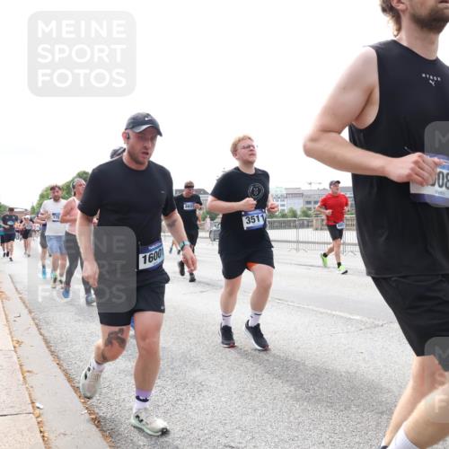 29.06.2025 - hella hamburg halbmarathon Lena Gebhardt http://msf.ph/oto/8319295 29.06.2025 10:22:39 Lombardsbrücke 175, 1600, 8931, 3511, 088, 98, 13472, 1029, 1187, 1419, 1598, 2022, 2294, 2351, 2479, 2766, 2886, 3003, 3108, 3430, 3457, 3511, 3600, 3601, 3910, 3946, 4113, 4114, 4131, 4556, 4559, 4829, 4969, 4970, 5079, 5223, 5343, 5629, 5798, 5838, 6030, 6048, 6049, 6303, 6307, 6347, 6820, 6826, 6899, 6977, 7097, 7188, 7190, 7266, 7276, 7529, 7794, 7925, 8355, 8511, 8855, 8884, 8931, 9256, 10826, 12190, 13921, 14525, 14801 meine-sportfotos.de