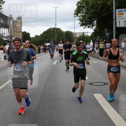 29.06.2025 - hella hamburg halbmarathon Yannick Fuchs http://msf.ph/oto/8319317 29.06.2025 10:50:55 20KM 1387, 1485, 2034, 2282, 2417, 2676, 3413, 3435, 3836, 4167, 4940, 5033, 5728, 6272, 6399, 6416, 6835, 7716, 8393, 8542, 8652, 8825, 9488, 9577, 9727, 9820, 9907, 9934, 10133, 10212, 11043, 11083, 11212, 11590, 11612, 11832, 12014, 12440, 12523, 13245, 13666, 13750, 13863, 14139, 14369, 14678, 15097, 15145, 15695, 15712, 15726, 16113, 16257, 16261, 16470, 16830, 16909, 17160, 17617, 17779, 17828, 17848, 18208, 18388, 18652, 19184 meine-sportfotos.de