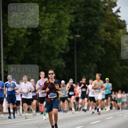 29.06.2025 - hella hamburg halbmarathon Dr. Thomas Lammeyer http://msf.ph/oto/8319324 29.06.2025 10:39:05 Kennedybrücke 1417, 1497, 2265, 2355, 2482, 2751, 3130, 3409, 3420, 4884, 5453, 6171, 6310, 6329, 6335, 6571, 6803, 6859, 7020, 7299, 8369, 8965, 9164, 9248, 10335, 10464, 10606 meine-sportfotos.de