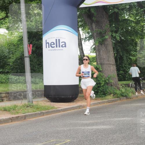 29.06.2025 - hella hamburg halbmarathon KatJ http://msf.ph/oto/8319351 29.06.2025 10:16:15 Zwischen KM18-KM19  meine-sportfotos.de