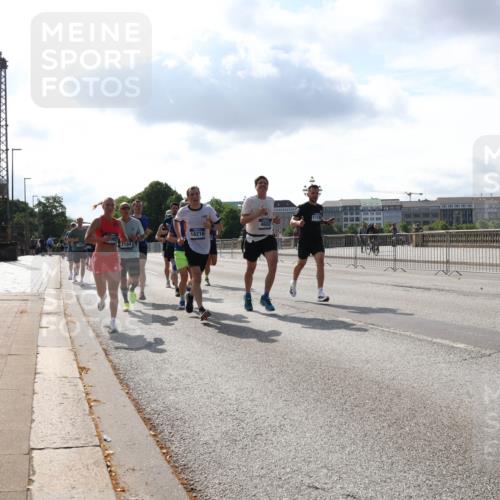 29.06.2025 - hella hamburg halbmarathon Lena Gebhardt http://msf.ph/oto/8319363 29.06.2025 09:47:52 Lombardsbrücke 1164, 18216, 4602, 1164, 1217, 1562, 2196, 2296, 2404, 2714, 2851, 3783, 4602, 5091, 5092, 5315, 5923, 6684, 6990, 8084, 8362, 8395, 8901, 9171, 9178, 9944, 10384, 10900, 10968, 11019, 11202, 11227, 11559, 11745, 12290, 12462, 12704, 12751, 12865, 13029, 13419, 13514, 13798, 13854, 14387, 14459, 14601, 14934, 14952, 15015, 15261, 15415, 15701, 15965, 16123, 16158, 16964, 17154, 18419 meine-sportfotos.de