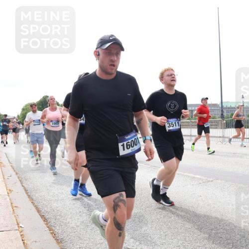 29.06.2025 - hella hamburg halbmarathon Lena Gebhardt http://msf.ph/oto/8319368 29.06.2025 10:22:39 Lombardsbrücke 17553, 1003, 16001, 3511, 1029, 1187, 1419, 1598, 2022, 2294, 2351, 2479, 2766, 2886, 3003, 3108, 3430, 3457, 3511, 3600, 3601, 3910, 3946, 4113, 4114, 4131, 4556, 4559, 4829, 4969, 4970, 5079, 5223, 5343, 5629, 5798, 5838, 6030, 6048, 6049, 6303, 6307, 6347, 6820, 6826, 6899, 6977, 7097, 7188, 7190, 7266, 7276, 7529, 7794, 7925, 8355, 8511, 8855, 8884, 8931, 9256, 10826, 12190, 13921, 14525, 14801 meine-sportfotos.de