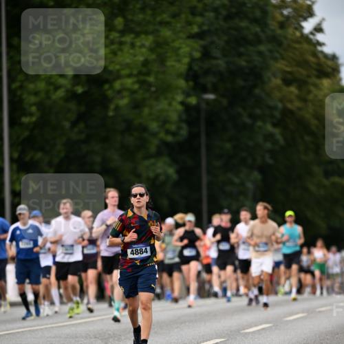 29.06.2025 - hella hamburg halbmarathon Dr. Thomas Lammeyer http://msf.ph/oto/8319385 29.06.2025 10:39:05 Kennedybrücke 1417, 1497, 2265, 2355, 2482, 2751, 3130, 3409, 3420, 4884, 5453, 6171, 6310, 6329, 6335, 6571, 6803, 6859, 7020, 7299, 8369, 8965, 9164, 9248, 10335, 10464, 10606 meine-sportfotos.de