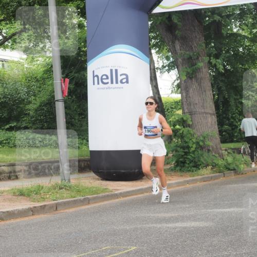 29.06.2025 - hella hamburg halbmarathon KatJ http://msf.ph/oto/8319393 29.06.2025 10:16:15 Zwischen KM18-KM19  meine-sportfotos.de