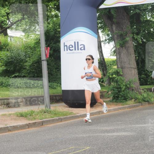 29.06.2025 - hella hamburg halbmarathon KatJ http://msf.ph/oto/8319427 29.06.2025 10:16:15 Zwischen KM18-KM19  meine-sportfotos.de