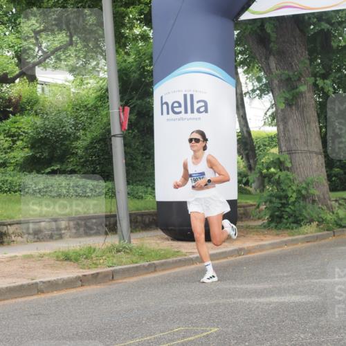 29.06.2025 - hella hamburg halbmarathon KatJ http://msf.ph/oto/8319445 29.06.2025 10:16:15 Zwischen KM18-KM19  meine-sportfotos.de