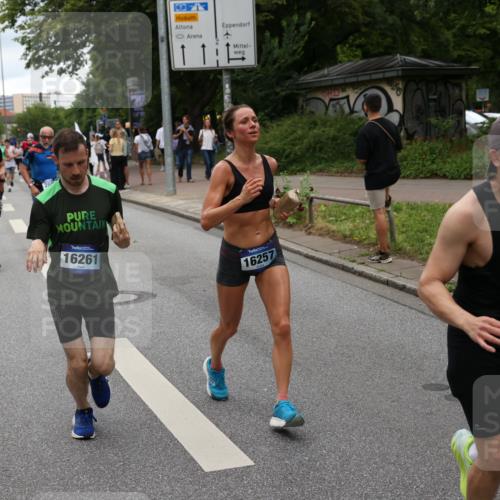 29.06.2025 - hella hamburg halbmarathon Yannick Fuchs http://msf.ph/oto/8319453 29.06.2025 10:50:55 20KM 1387, 1485, 2034, 2282, 2417, 2676, 3413, 3435, 3836, 4167, 4940, 5033, 5728, 6272, 6399, 6416, 6835, 7716, 8393, 8542, 8652, 8825, 9488, 9577, 9727, 9820, 9907, 9934, 10133, 10212, 11043, 11083, 11212, 11590, 11612, 11832, 12014, 12440, 12523, 13245, 13666, 13750, 13863, 14139, 14369, 14678, 15097, 15145, 15695, 15712, 15726, 16113, 16257, 16261, 16470, 16830, 16909, 17160, 17617, 17779, 17828, 17848, 18208, 18388, 18652, 19184 meine-sportfotos.de