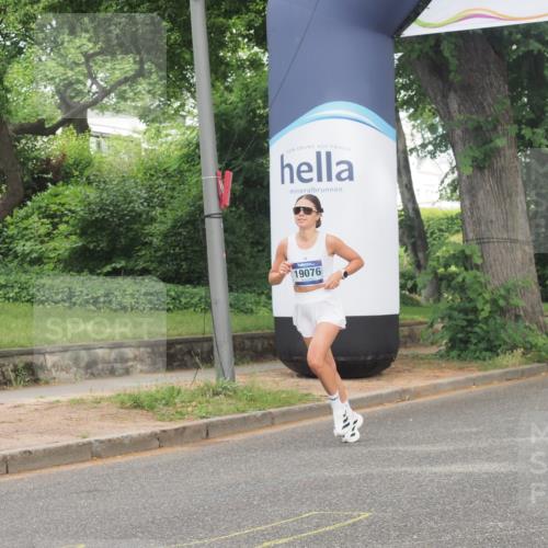 29.06.2025 - hella hamburg halbmarathon KatJ http://msf.ph/oto/8319467 29.06.2025 10:16:15 Zwischen KM18-KM19  meine-sportfotos.de