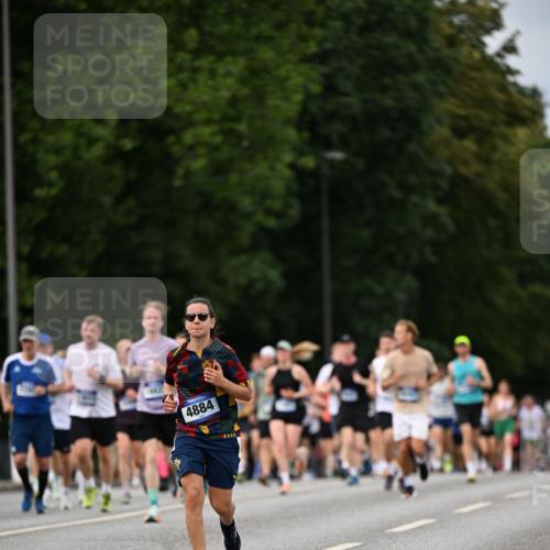 29.06.2025 - hella hamburg halbmarathon Dr. Thomas Lammeyer http://msf.ph/oto/8319515 29.06.2025 10:39:05 Kennedybrücke 1417, 1497, 2265, 2355, 2482, 2751, 3130, 3409, 3420, 4884, 5453, 6171, 6310, 6329, 6335, 6571, 6803, 6859, 7020, 7299, 8369, 8965, 9164, 9248, 10335, 10464, 10606 meine-sportfotos.de