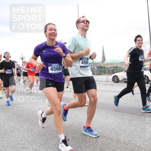 29.06.2025 - hella hamburg halbmarathon Lena Gebhardt http://msf.ph/oto/8319517 29.06.2025 10:57:11 Lombardsbrücke 13194, 8039, 5060, 18387, 298, 4568, 1282, 4569, 16646, 11586, 48, 1207, 2041, 2370, 2871, 2932, 3195, 3348, 3387, 3388, 3418, 3470, 3485, 3516, 3517, 3723, 3851, 4086, 4094, 4106, 4118, 4180, 4241, 4485, 4568, 4569, 4611, 4998, 5057, 5316, 5589, 5639, 5738, 5944, 6053, 6284, 6348, 6349, 6832, 6981, 7381, 7416, 7417, 7592, 7728, 7787, 7964, 8035, 8039, 8150, 8197, 8224, 8287, 8386, 8540, 8546, 8552, 8679, 8851, 8853, 9110, 9298, 9299 meine-sportfotos.de