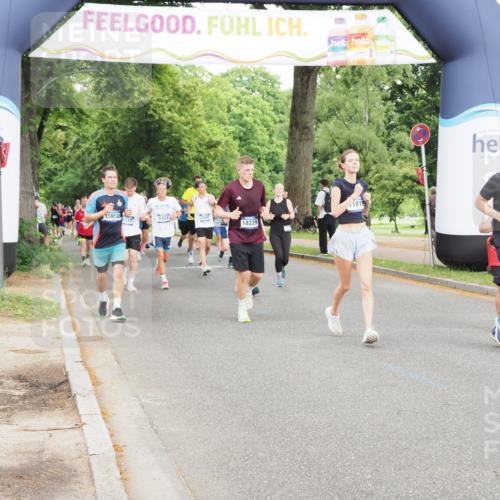 29.06.2025 - hella hamburg halbmarathon MichiJ http://msf.ph/oto/8319529 29.06.2025 10:37:09 Zwischen KM18-KM19 2020, 2234, 2504, 2788, 3414, 4247, 7297, 7657, 8819, 9770, 11819, 12421, 12670, 17745 meine-sportfotos.de