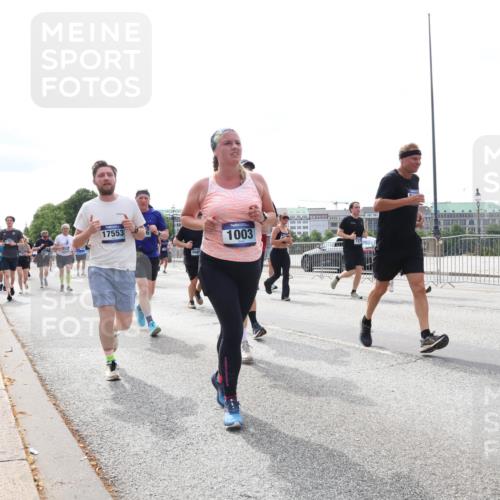 29.06.2025 - hella hamburg halbmarathon Lena Gebhardt http://msf.ph/oto/8319558 29.06.2025 10:22:41 Lombardsbrücke 17553, 166, 1003, 1029, 1187, 1419, 1598, 1853, 2022, 2294, 2351, 2479, 2766, 2886, 3003, 3034, 3108, 3430, 3457, 3511, 3600, 3601, 3910, 3946, 4113, 4114, 4131, 4556, 4559, 4829, 4969, 4970, 5079, 5223, 5343, 5629, 5798, 5838, 6030, 6048, 6049, 6303, 6307, 6347, 6820, 6826, 6899, 7097, 7188, 7190, 7266, 7276, 7529, 7794, 7925, 8355, 8511, 8855, 8884, 8931, 9256, 10205, 10826, 12190, 13921, 14525, 14801 meine-sportfotos.de