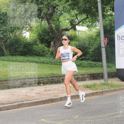 29.06.2025 - hella hamburg halbmarathon KatJ http://msf.ph/oto/8319592 29.06.2025 10:16:16 Zwischen KM18-KM19  meine-sportfotos.de